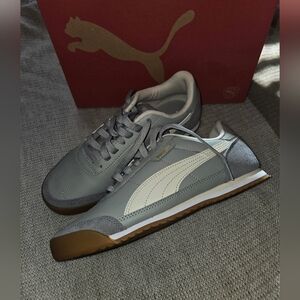 Puma Gray and White Men's Sneakers